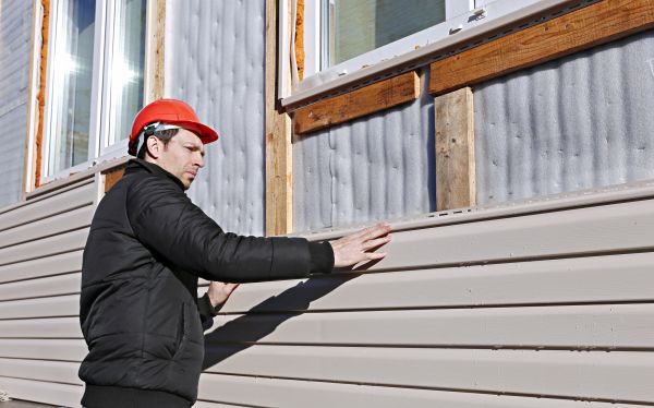 Cost of Vinyl Cladding Repair in Macomb