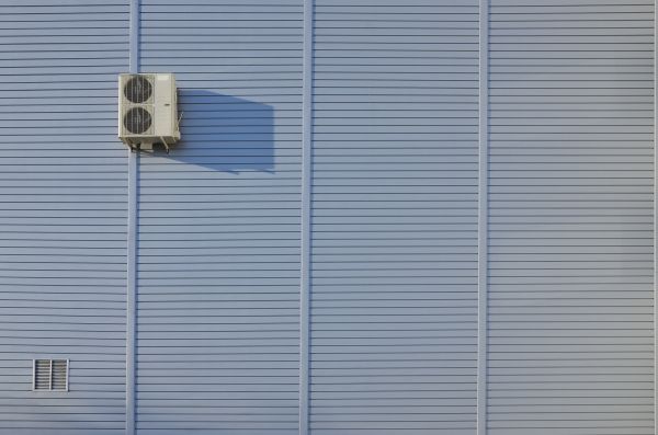 Cost of Flat Metal Siding Installation in Macomb