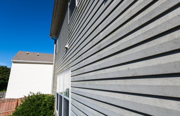 Cost of Vinyl Siding Panel Replacement in Macomb